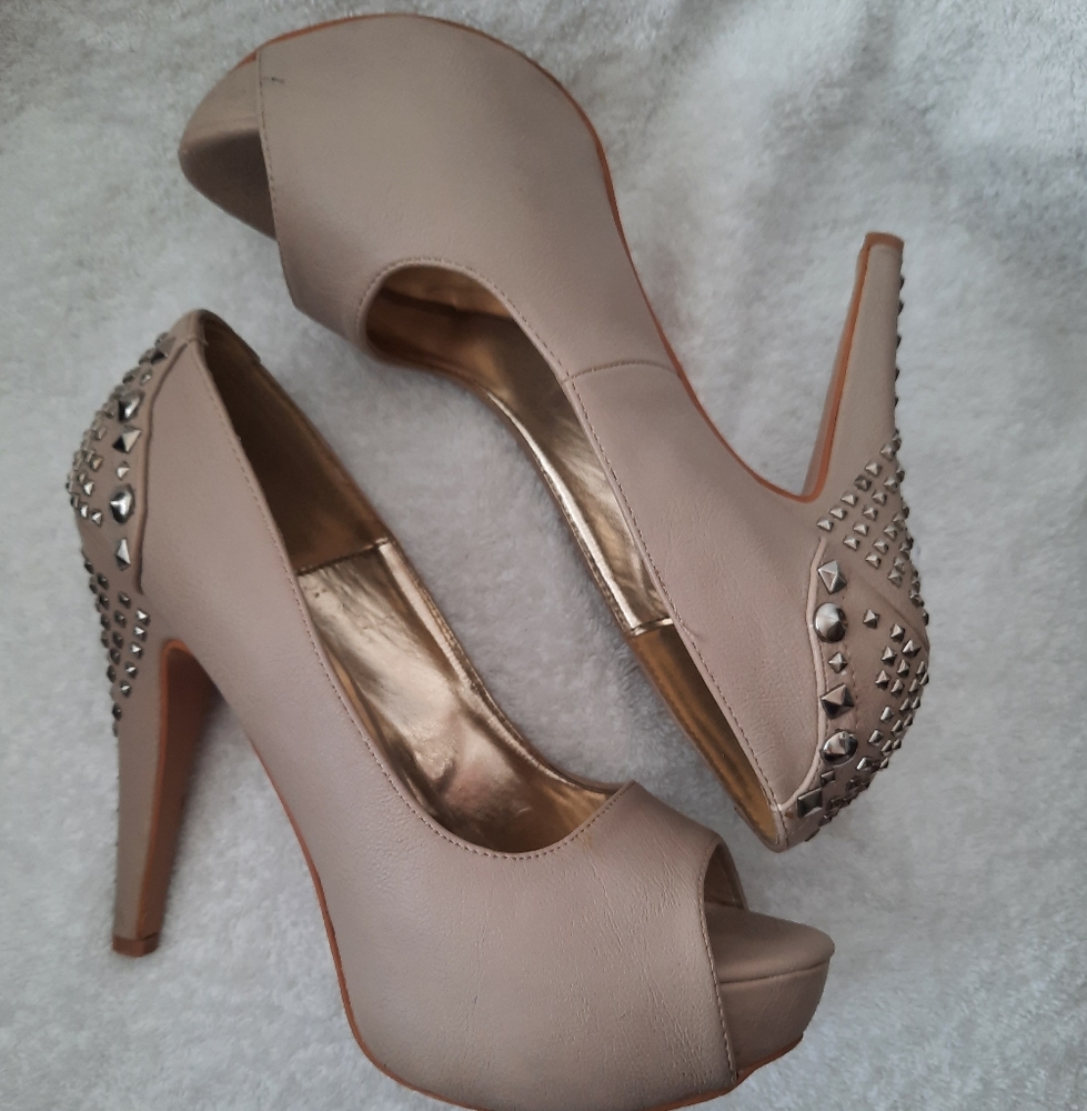 rue21 nude heels size 8/9